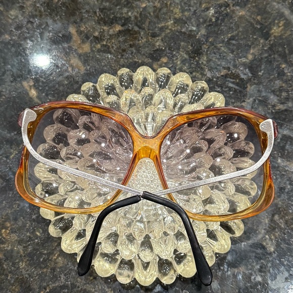 70s Woman’s Stylish Brown Sunglasses main image 5